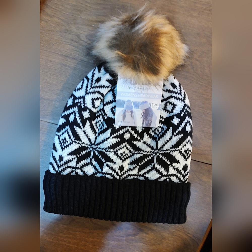 Muk Luks Black and White Knit Pom-Pom Beanie